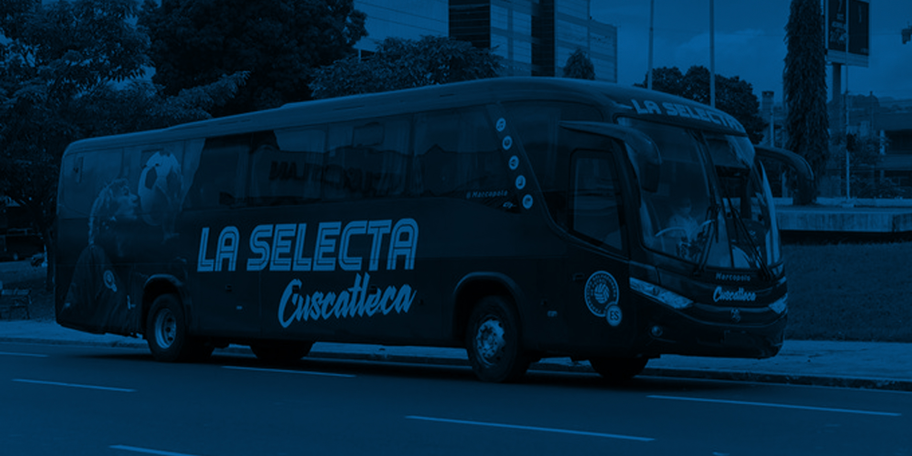 Bus de la Selección de Fútbol de El Salvador quedó varado por desperfectos mecánicos