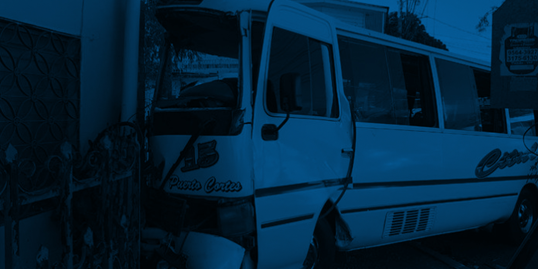 Colisión entre microbuses deja más de 15 personas lesionadas