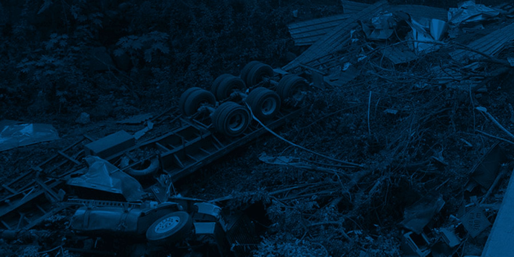 Conductor de rastra resultó lesionado luego de accidentarse con el automotor