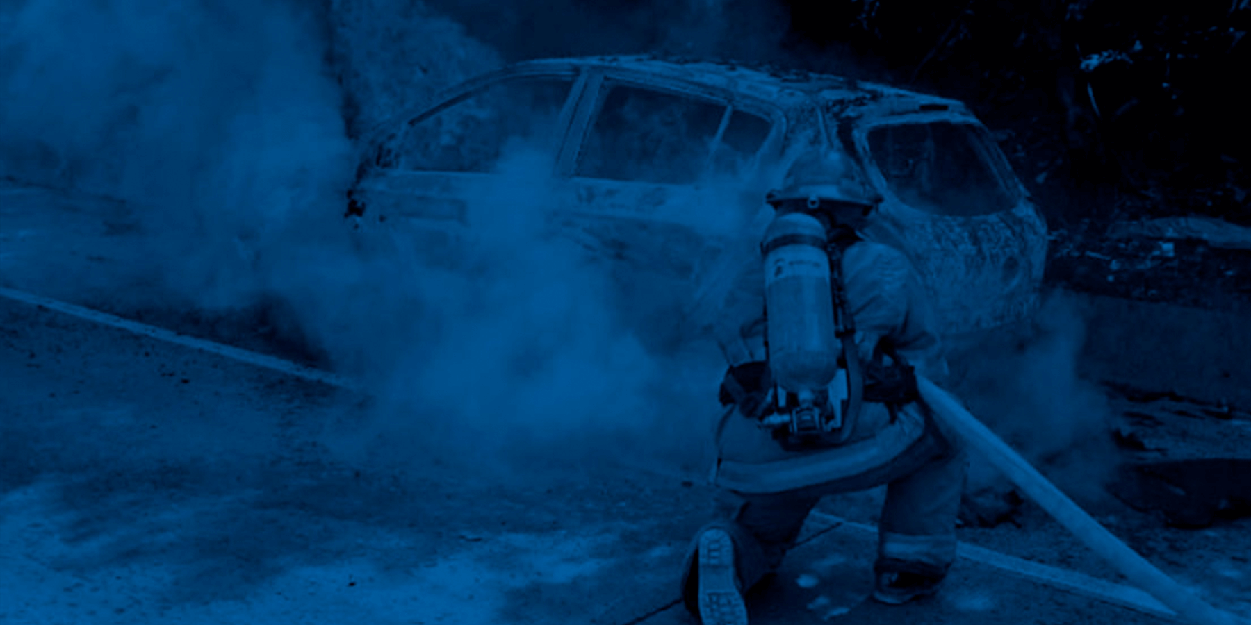 Cuando estrenaría su vehículo recién comprado, se incendió