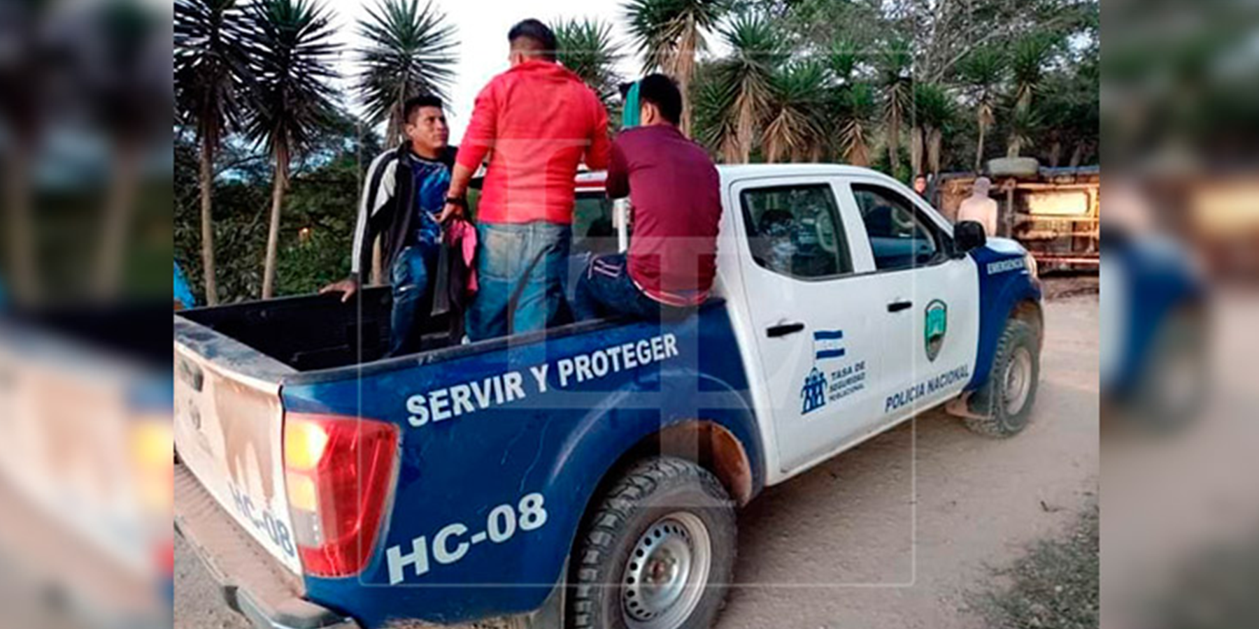 Varios heridos y dos menores fallecidos deja volcamiento de vehículo en Honduras