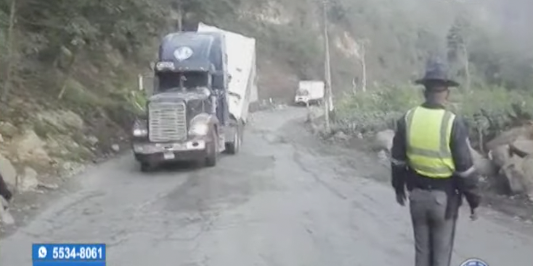 Cabezal quedó varado en la carretera
