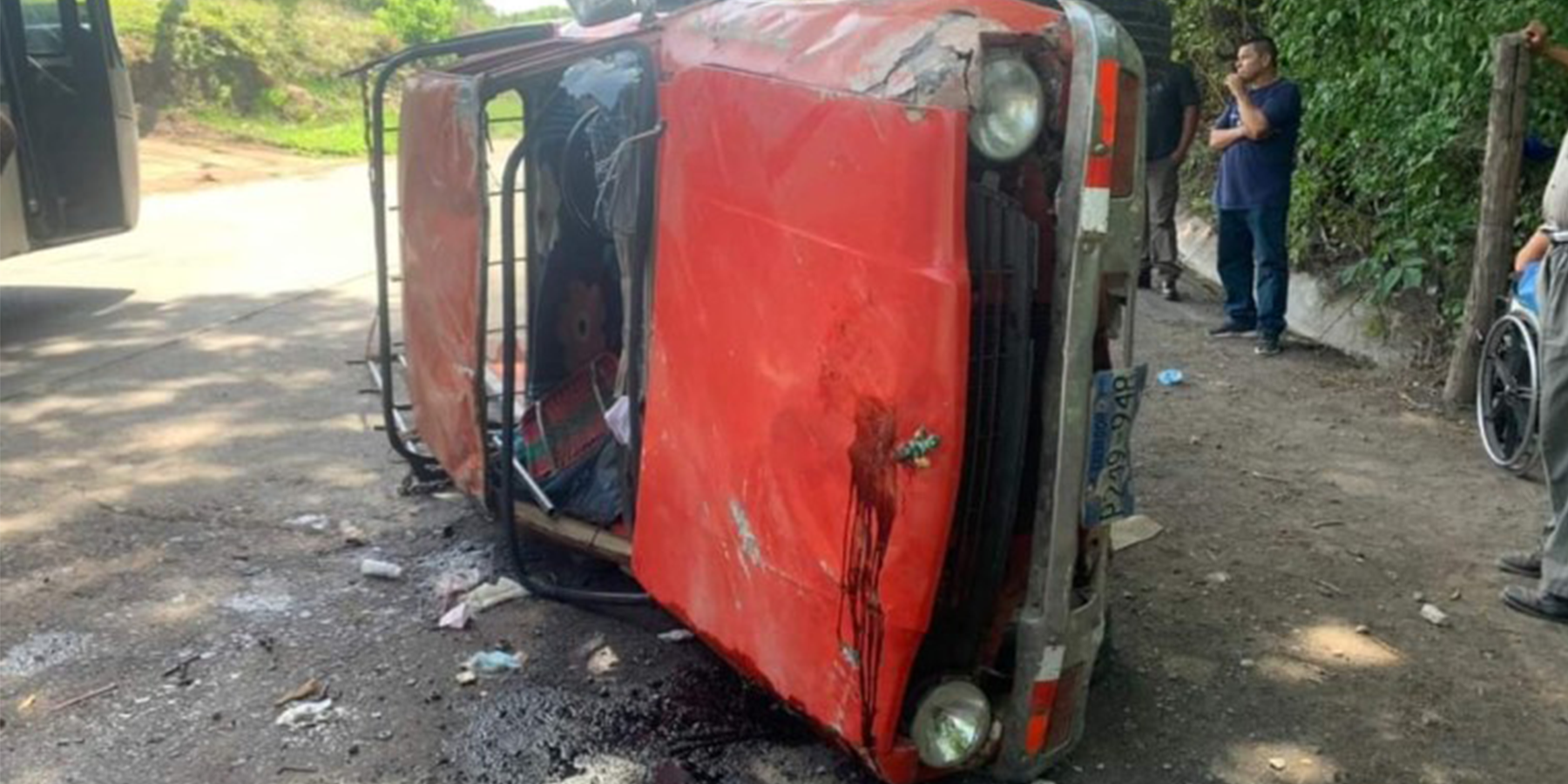 Una persona fallecida tras volcamiento de pick up