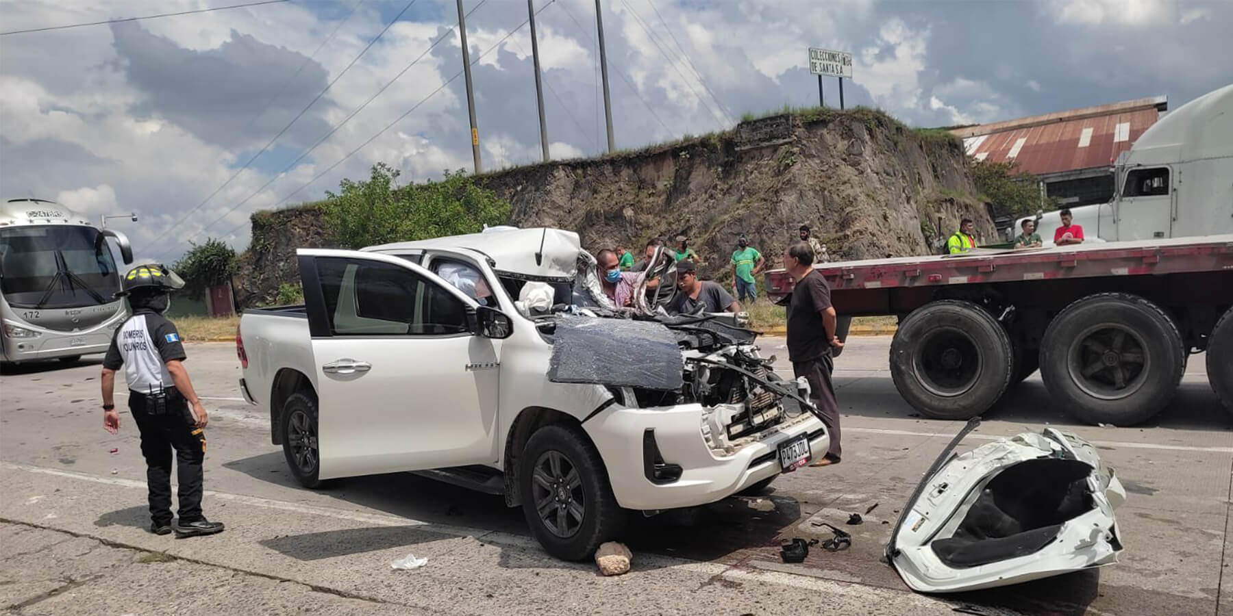 Pick up colisiona contra una plataforma